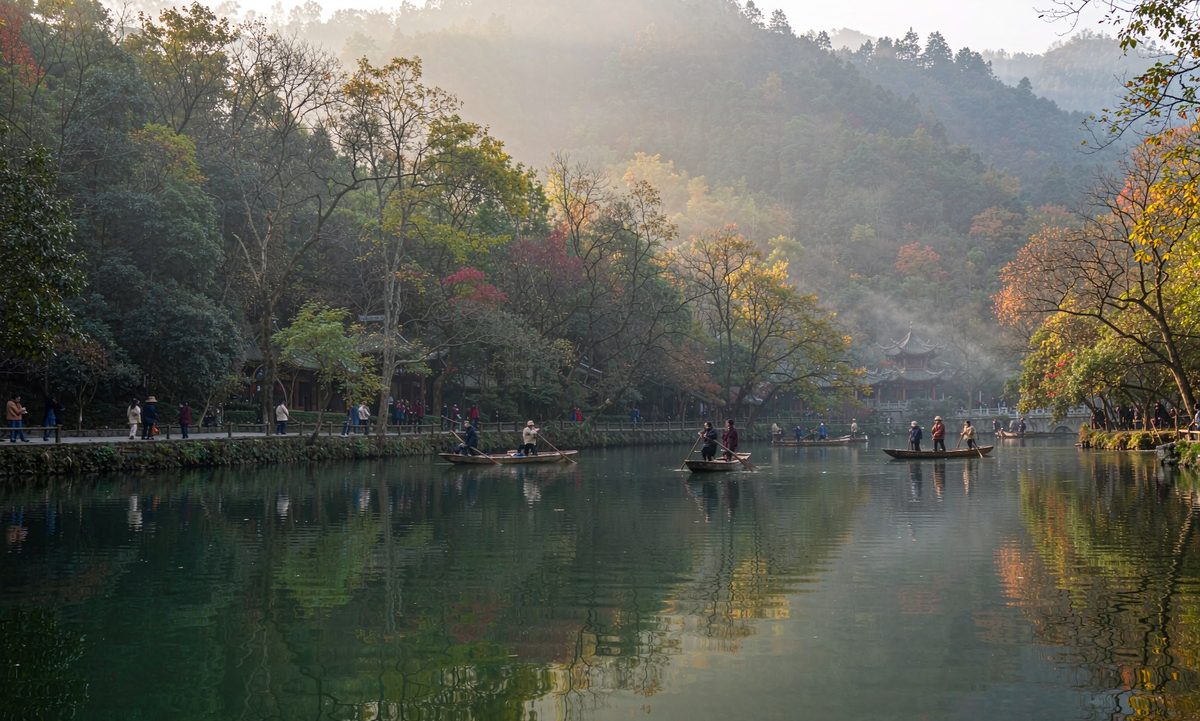 青城山月城湖