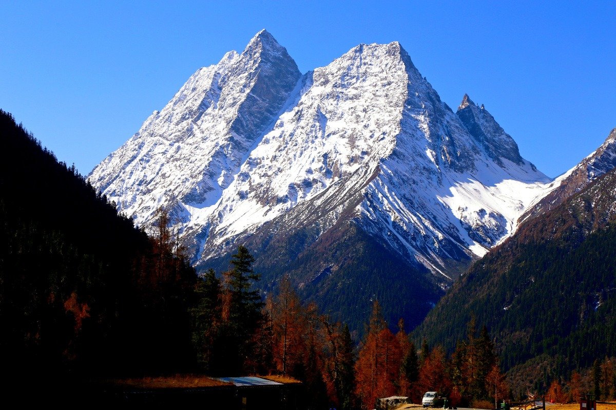 Siguniang snow peaks